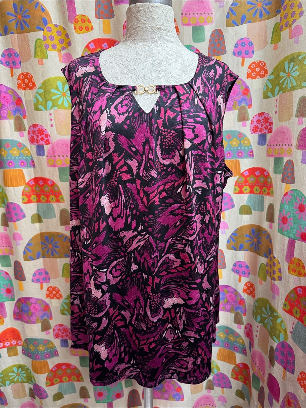 Joie de Vivre Sleeveless Pink Floral Print Blouse. 1X
